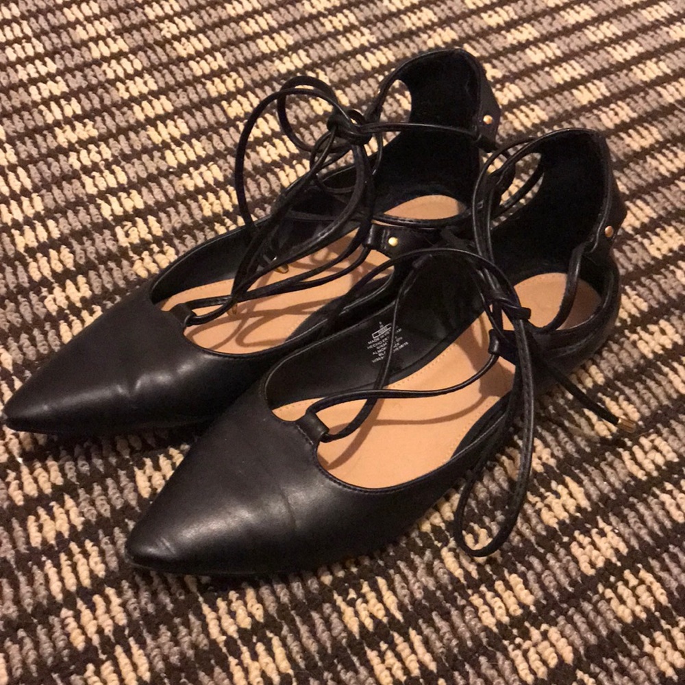 Pointed Toe Lace Up Flats